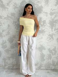Glamine 女士夏季度假不对称领单肩褶皱修身条纹无袖上衣 - 淡黃色 - 查看 4