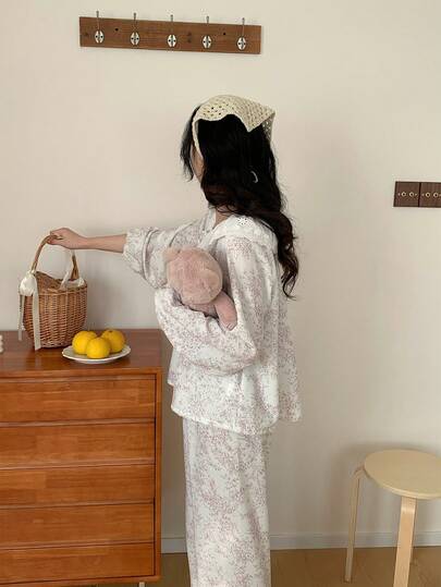 SHEIN Teen Girl Spring/Autumn Floral Print Lantern Sleeve Contrast Schiffy Ruffle Trim Top And Pants Pajama Set