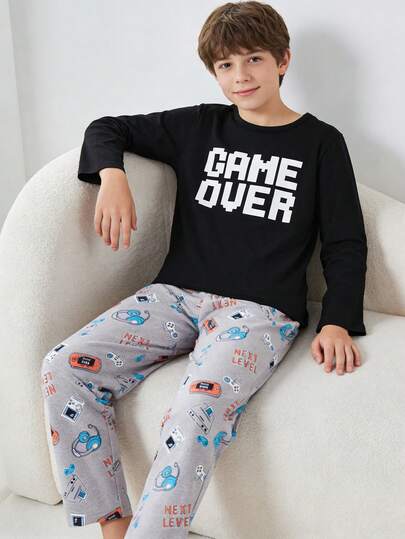 2pcs/Set Boys' Comfortable Casual Video Game Print Long Sleeve Top And Pants Pajama Set Gamer Boys  Sets Tween Boys Pajamas-Pajama Set Crewneck Long Sleeve Top GAME OVER Print Pants Gray Game Controller Pattern All Season 2026 New Year Essential Versatile And Comfortable Warm And Cute Style