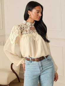 Lilora 女士优雅纯色镂空领花卉长袖衬衫，浪漫优雅，适合通勤穿着，饰有精致蕾丝边。 - 杏色 - 查看 7