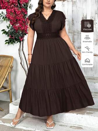 SHEIN Privé 大码优雅蕾丝拼接V领宽松长款A字短袖连衣裙