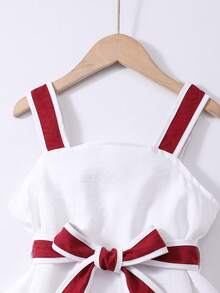 Bộ áo thun cho bé gái tuổi teen, áo tank top màu đen viền trắng, thắt lưng kiểu dáng hiện đại, kết hợp với quần short, phong cách công sở đơn giản cho mùa hè. - Đỏ và trắng - Xem 3