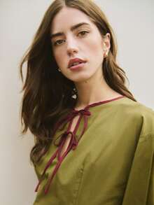 Nöista 红色迷你连衣裙，领口和前襟饰有撞色滚边。长款泡泡袖，袖口带收口。春夏休闲装。 - 綠色 - 查看 7