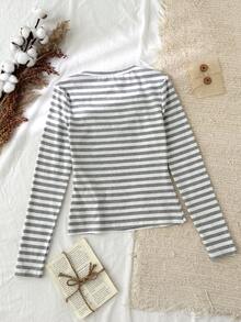 Tseoso 95%纯棉，灰白条纹，Y2K街头风抹胸V领T恤。舒适自然，街头风，复古风，返校季，秋季，女士休闲装。 - 彩色 - 查看 2