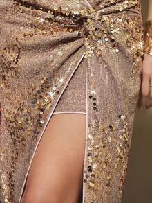 Maija 2026秋冬天鹅绒扭结，部分亮片，纹理荷叶边不对称高腰修身半身裙，适合圣诞派对、正式场合，粉色半身裙，棕色半身裙，亮片半身裙，闪亮半身裙，优雅女士半身裙，派对优雅半身裙，圣诞派对，派对，女士新年夜半身裙 - 卡其色 - 查看 4