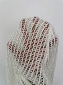 Rafferiza Cardigan Kasual Lengan Panjang Warna Polos dengan Potongan Pendek dan Lubang di Bagian Bawah - Putih - View 7