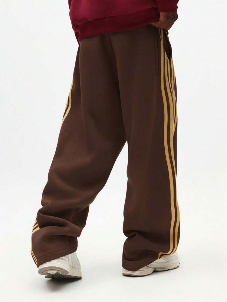 Loose Sweatpants With Contrast Side Stripes