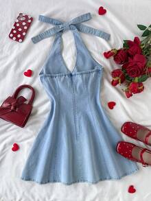 SHEIN MOD Damen Hellblau Neckholder Ärmellos Denim Mini-Kleid mit Schleifen-Detail, Sexy Chic A-Linie Jeans-Sommerkleid für Sommerurlaub, Geburtstagsparty Outfit - Mittele Waschung - Übersicht 3