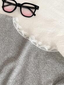 1 pieza Blusa de punto de manga corta con cuello en V de encaje y parches gris para niñas grandes, con detalle de lazo, detalles de patchwork delicados, ajuste ceñido, sin forro polar, adecuada para la calle, estilo dulce diario en verano - Gris - Ver 4