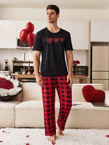CoupledUp Ensemble de pyjama casual pour homme avec Top à manches courtes imprimé cœur noir et pantalon à carreaux rouge et noir