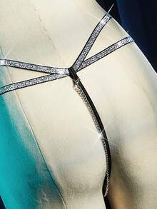 SpicyHot 一套女士银色刺绣链条金属链内衣套装，闪亮银色和黑色蕾丝刺绣，性感迷人，情侣约会之夜两件套 - 黑色 - 查看 6