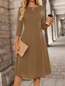 EMERY ROSE Đầm nữ thanh lịch màu trơn, dáng dài ngang gối, thắt eo, thích hợp cho công sở. - Màu Khaki - Xem 8