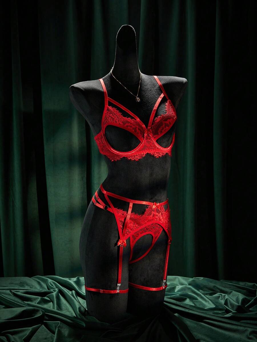 SpicyHot Bộ đồ lót 5 món cỡ lớn lãng mạn, quyến rũ, cực kỳ gợi cảm theo phong cách cô dâu ngày Valentine: Áo ngực ren + Quần lọt khe + Dây nịt + 2 vòng đeo chân. - Đỏ - Xem 1