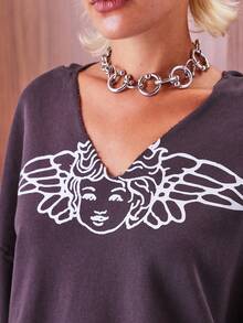 COUREZ V领水洗连帽衫，天使印花 / Y2K 秋季女装 秋季服装 可爱上衣 印花T恤 外出上衣 冬季服装 返校季 - 深灰色 - 查看 7