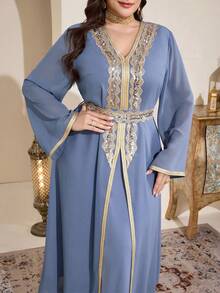 Al Najma Vestido de manga larga con parches, cinta y decoración de lentejuelas en estilo árabe elegante para mujer de talla grande - Azul - Ver 6
