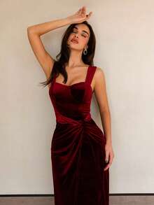 Bris Aura Red Glitter Twist Front Spaghetti Strap Sleeveless Dress,Sexy Women Dresses,Masquerade Ball Dress,New Year Women Dress,Sexy Red Dress,Sexy Party Dress,Birthday Women Outfits,New Year Women Clothes,New Year Party Dress,Rosso Ancora Dress