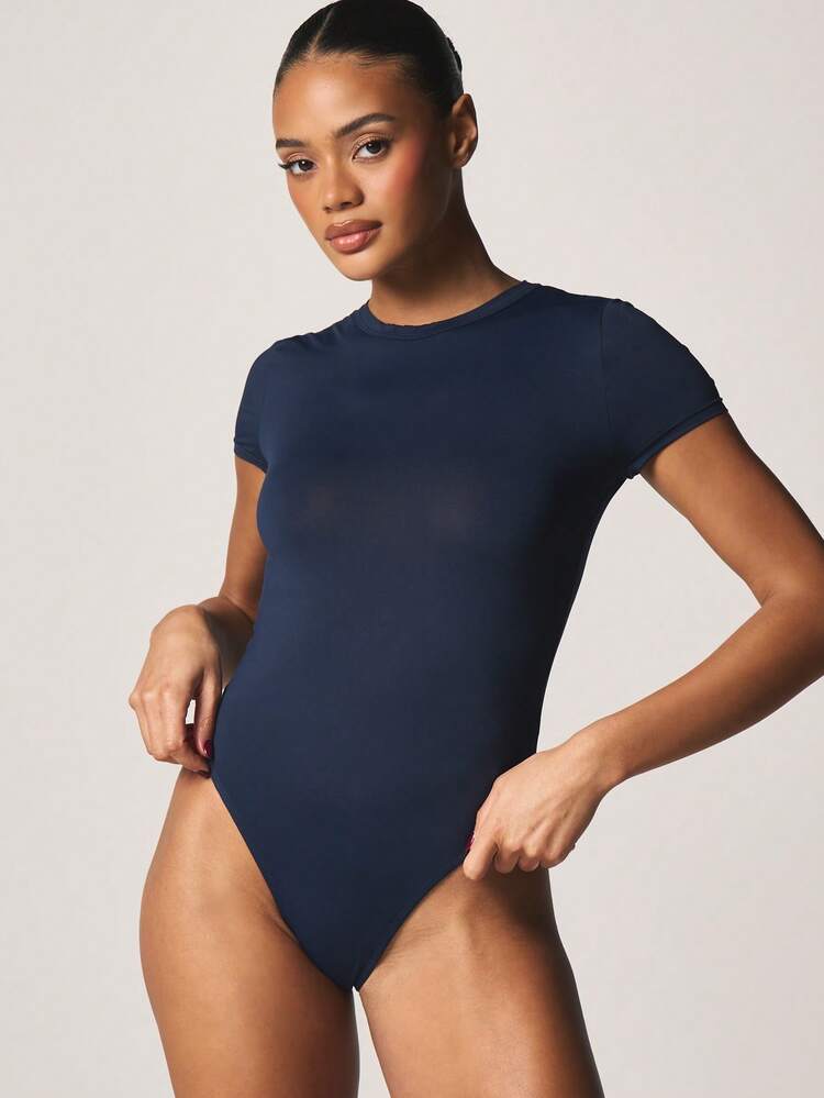 MISSGUIDED Basic Crew Neck Short Sleeve Fitted Bodysuit For Everyday Comfort And Layering