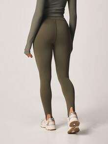 MISSGUIDED Hochtaillierte gerippte nahtlose Kompressionsleggings mit Seitennahtdetail, Trainingshosen für Athletik-Workouts, Langbein Sportbekleidung - Armeegrün - Übersicht 3