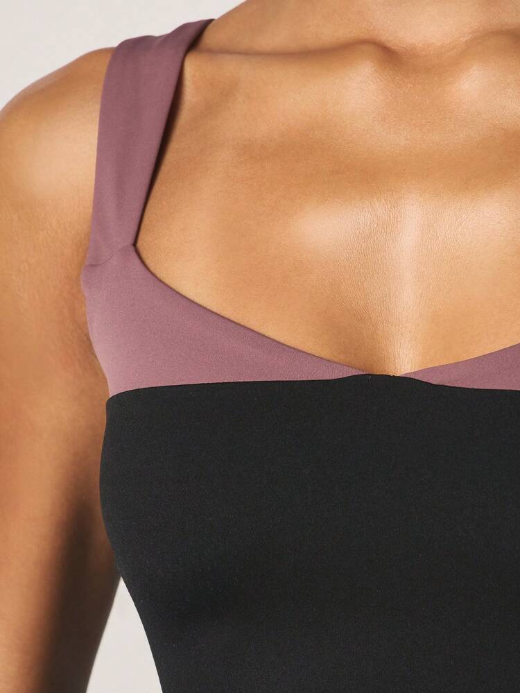 MISSGUIDED Active Tank With Contrast Sweetheart Neckline