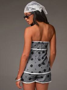 Athîral 女士休闲格子刺绣黑白抹胸上衣和短裤套装，带荷叶边装饰，适合情人节穿着 - 黑與白 - 查看 6