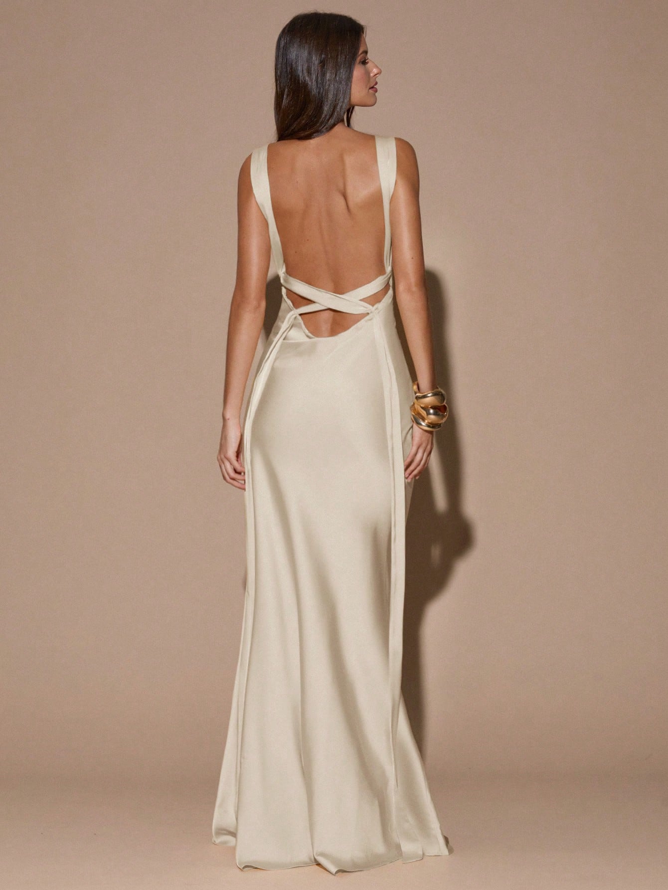 Apricot v-neck sleeveless dress