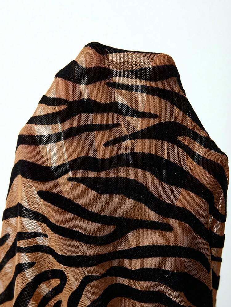 SHEIN Maija Plus Size Women Zebra Print Mock Neck Long Sleeve Top With Sheer Mesh Panel, Elegant & Sophisticated Urban Casual Business Attire, Office Wear, Suitable For Summer, Valentine's Day Spring To Summer Spring Women Valentine's Day Carnival Fashioning Women Costume Party Beach Wedding Vacation Casual Tiger Print Top