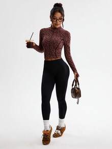 Dewbera Fashionable Leopard Print Front Zipper Fitted Cropped Sports Jacket - Brown - View 4