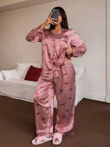 Dream Adore Bộ đồ ngủ nữ cỡ lớn thắt nơ, kẻ sọc, chất liệu giả lụa, cổ ve áo. - Màu Đỏ Sâu - Xem 2