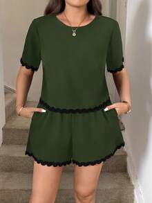 SHEIN LUNE 两件套加大码女式拼接波浪纹带返校套装，女式修身短袖假日套装，女式上衣和短裤，女式情人节套装，女式夏季套装，女式返校季秋季服装，女式商务休闲大码女装 - 軍綠色 - 查看 5
