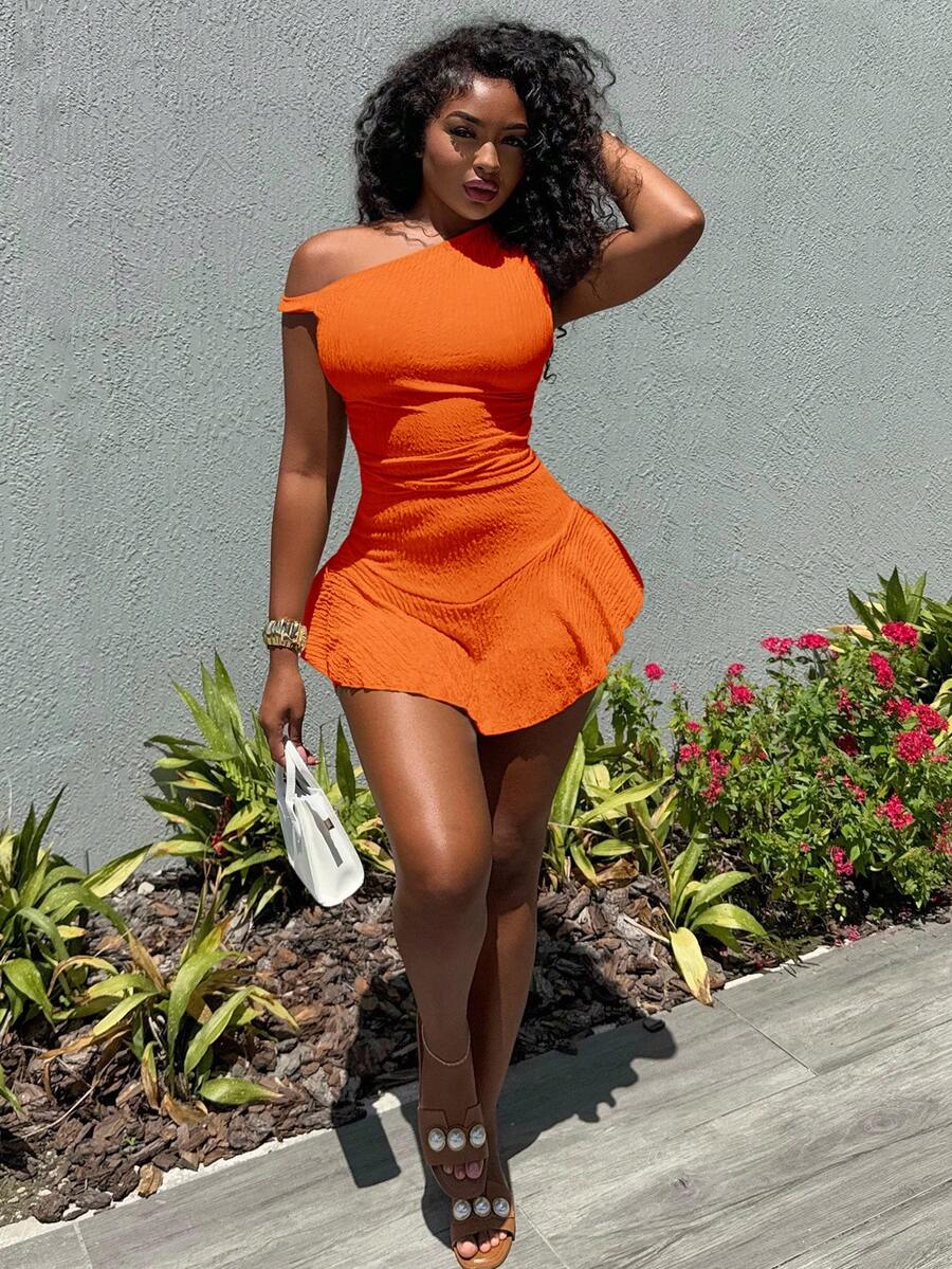 Alexandranx Maweii 女士套装，采用不对称露肩上衣和不对称下摆半身裙设计，非常适合休闲场合、郊游、派对、新年庆祝活动、春夏活动、毕业典礼和圣帕特里克节，绿色可选。这款两件套服装采用绿色纹理面料的短下摆半身裙设计，优雅性感，是派对、聚会、俱乐部、音乐节、下午茶和春夏女装时尚的理想之选。 - 橘色 - 查看 1