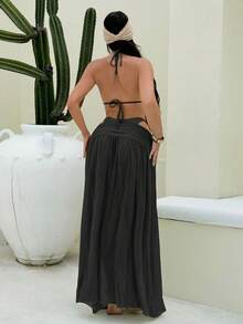 Bonvoyette 3件套金属面料纯色三角挂脖性感优雅度假比基尼套装，配不对称金属环和长款网纱沙滩裙，女士泳装 - 黑色 - 查看 2