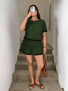SHEIN LUNE 两件套加大码女式拼接波浪纹带返校套装，女式修身短袖假日套装，女式上衣和短裤，女式情人节套装，女式夏季套装，女式返校季秋季服装，女式商务休闲大码女装 - 軍綠色 - 查看 9