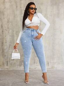 Slaydiva Pantalones pitillo de mezclilla azul con decoración de perlas, talla grande - Azul - Ver 4