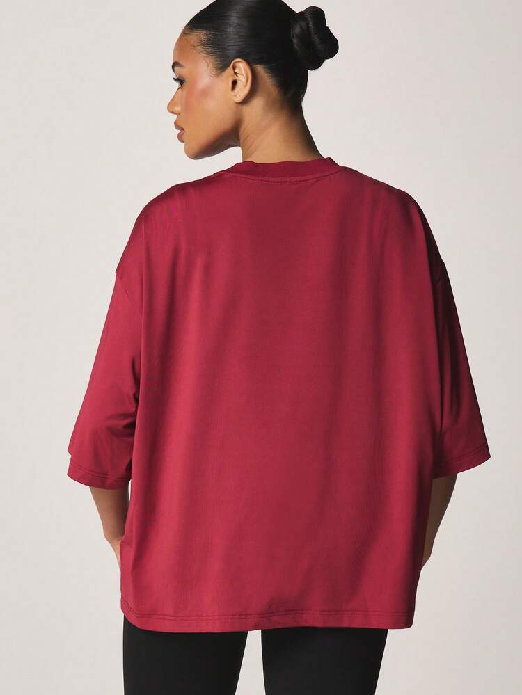 MISSGUIDED Oversized T-Shirt With Crew Neck Short Sleeves Casual Relaxed Fit Pullover Top With Blue Badge Detail