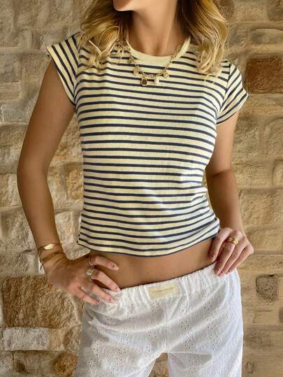 SHEIN Striped Digital Print Fashionable Minimalist Women's Cropped T-Shirt, Gift For Friends