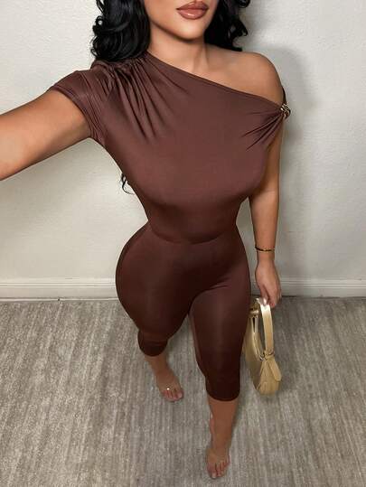 SHEIN SXY Women's Asymmetric Design One Shoulder Metal Buckle Bodycon Capri Pants,Carnival,Party,Rave Outfit ,Summer, Spring,Going Out,Elegant