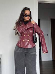 NegzBox Chaqueta minimalista de color contrastante, prenda exterior de manga larga para principios de otoño, abrigo burdeos, chaqueta elegante para mujer, atuendo para salir, ropa de mujer para Año Nuevo, ropa de Navidad, chaqueta de invierno para mujer, ropa de invierno para mujer, ropa de otoño para mujer, chaqueta estilo Ankora Old Money, chaqueta de PU rojo vino para ir al trabajo y casual elegante, chaqueta de PU con botones metálicos en la cintura