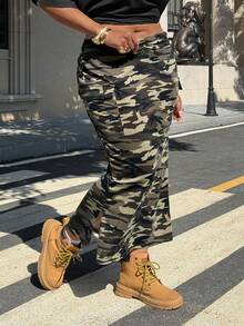 SHEIN EZwear Plus Camo Print Flap Pocket Split Side Skirt - Multicolor - View 3