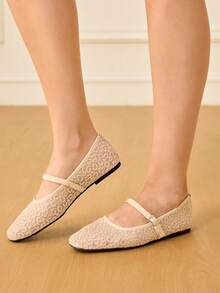 CUCCOO HITCHD 女士提花搭扣设计时尚高跟鞋，适合日常穿着 - 杏色 - 查看 4