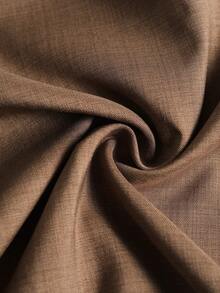 GlowEve CURVE Áo thun dài tay cổ chữ V cỡ lớn dành cho nữ, thích hợp mặc mùa xuân/thu, kết hợp với quần ống đứng màu nâu có chun lưng và thắt lưng đen, phù hợp cho các dịp thường nhật, đi làm hoặc công sở. - Nhiều màu - Xem 4