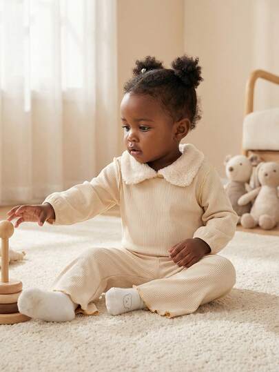 SHEIN 2 pièces Ensemble de vêtements pour bébé fille, mignon et , composé d'un Top à manches longues avec col claudine en fausse fourrure sherpa de couleur beige crème et abricot, et d'un pantalon évasé à taille élastique. Vêtements doux pour le quotidien, l'intérieur, l'automne et l'hiver.