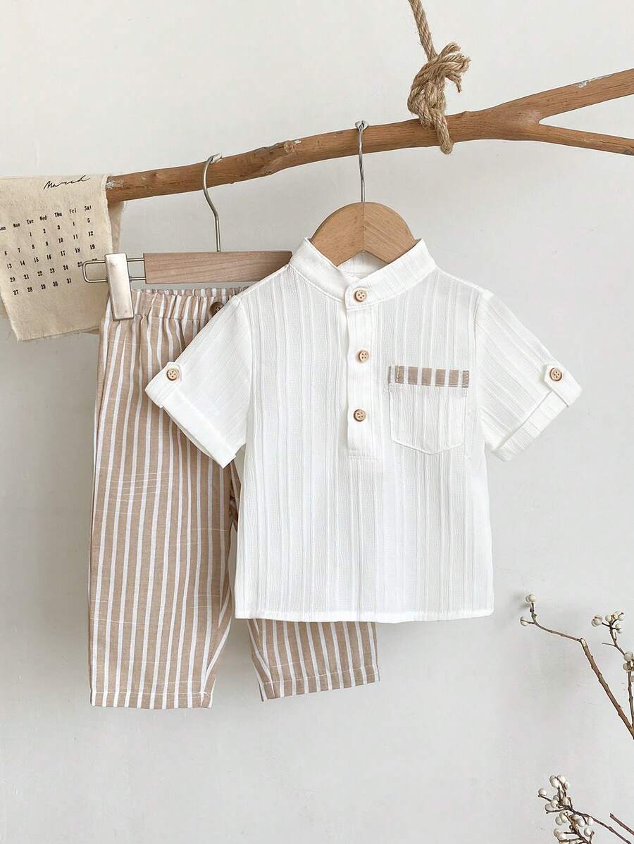 SHEIN 2 件套男婴休闲学院风灰色中式立领衬衫和条纹松紧腰裤套装，适合生日派对、晚会、表演、婚礼、迎婴派对、1 岁生日庆祝