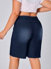 Flexra Pantalones cortos vaqueros sueltos y casuales de unicolor con bolsillos, transpirables y estilizadores para tallas grandes - Azul lavado oscuro - Ver 2