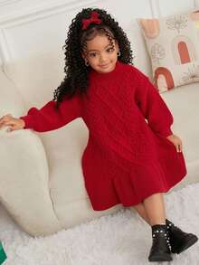 宽松针织圆领连衣裙，质感柔软舒适，适合居家、圣诞节、新年派对等场合