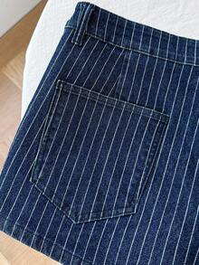 Comfortcana 大码女式休闲时尚街头风条纹印花低腰牛仔短裤，适合夏季日常通勤、春假、嘉年华、海滩度假等场合，女式休闲夏季可爱热裤 - 深色水洗藍 - 查看 5