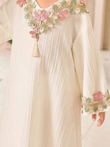 SHEIN 女童V领纹理面料彩色荷叶边连衣裙，时尚百搭，适合斋月穿着 - 白色 - 查看 6