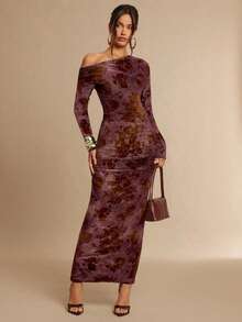 Silquee 秋冬季植绒花卉不对称领口褶皱修身长袖优雅性感连衣裙，适合情人节、圣诞节、约会/外出/夜店派对/聚会等场合，尽显优雅派对风范。 - 酒紅色 - 查看 3