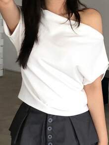 DAZY French Design Oblique Shoulder Keyhole T-Shirt, Elegant & Slimming Women's Top - White - View 6