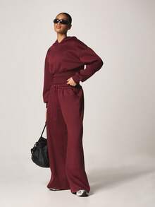 MISSGUIDED Burgundy Cropped Hoodie With Cinched Waist Ribbed Hem Long Sleeve Pullover Sweatshirt - Burgundy - View 3