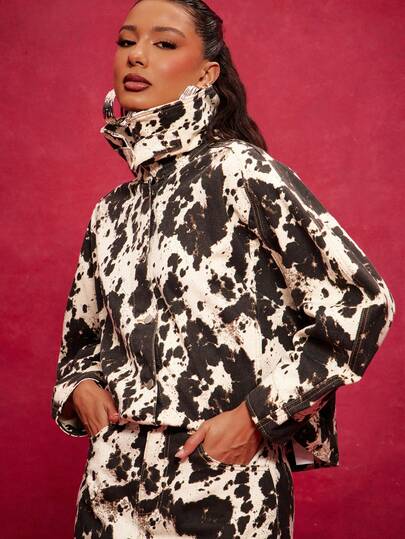 NYA SZN Jaqueta jeans Doja com estampa animal, manga longa e gola com botões, estampa de vaca, preta e branca, estilo streetwear, perfeita para festas de fim de ano, Natal e Ano Novo. Ideal para mulheres.